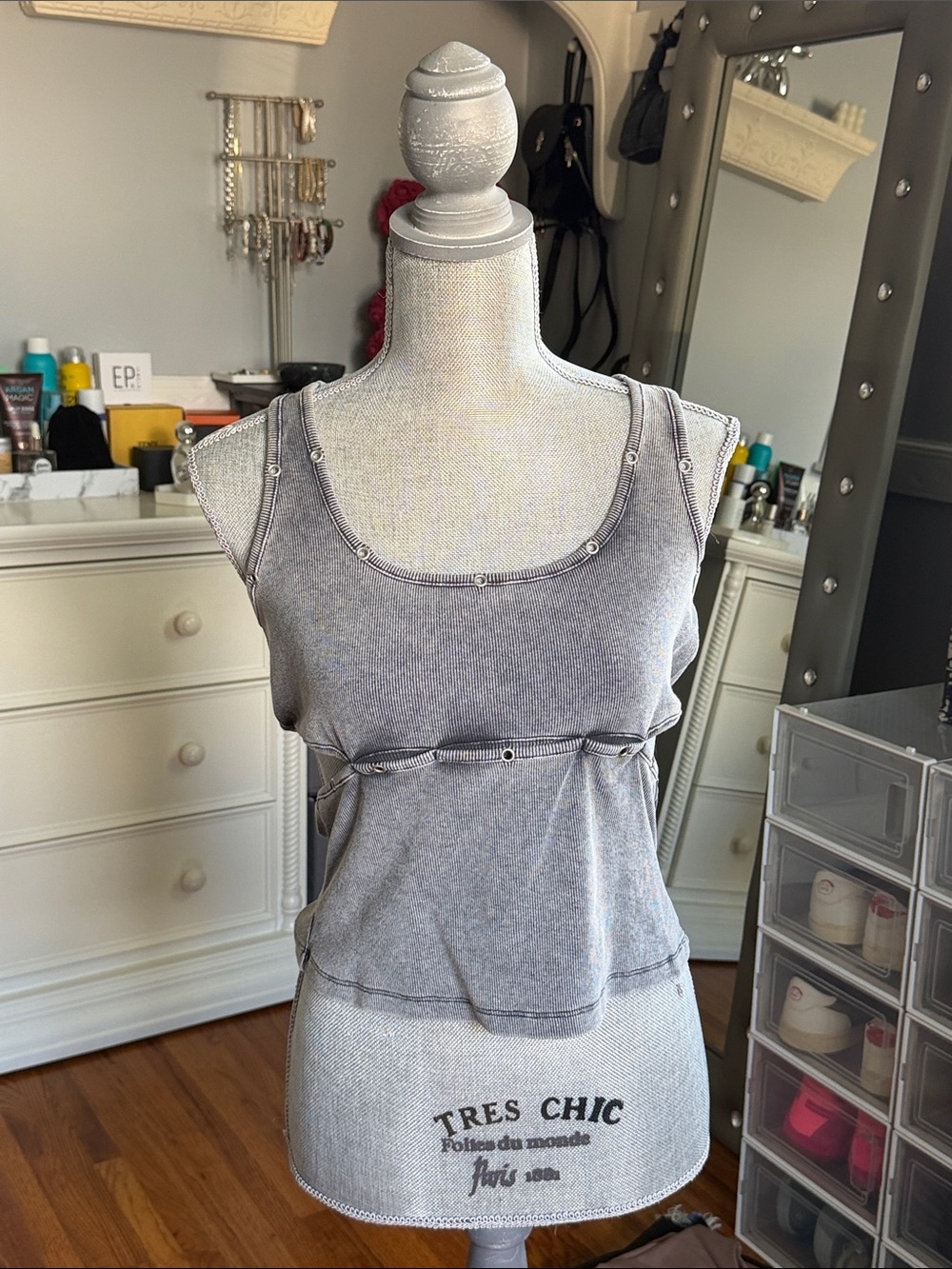 Gray Sleeveless Scoop Neck Women's Tank Top